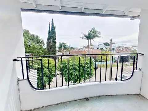 CASA MULTIFAMILIAR EN VENTA C/ DEPÓSITO EN QUILMES