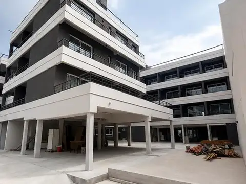 VENDE DEPTO MONOAMBIENTE CON COCINA SEPARADA, BAÑO COMPLETO A ESTRENAR. ENTREGA INMEDIATA 