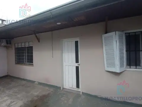 Depto Tipo Casa en Alquiler de 2 ambientes