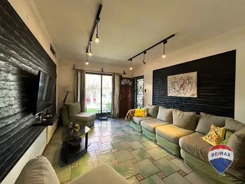 Casa en Venta con 1 cochera