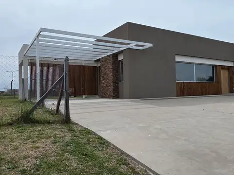 Casa en Venta en Loma Verde, USD 195.000