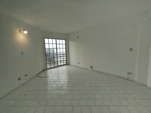 Departamento de 2 ambientes a 100 mts de la Universidad