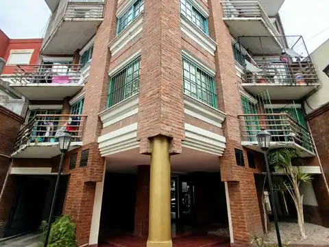 Departamento de 2 ambientes a 100 mts de la Universidad