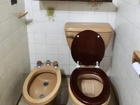 Casa en Alquiler con 2 cocheras