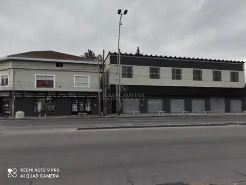 EDIFICIO EN BLOQUE 100