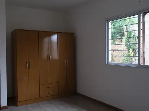 Casa en Alquiler con 1 cochera