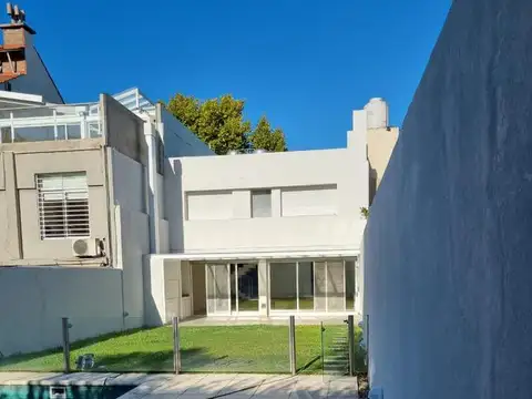 Casa 5 ambientes con 4 baños