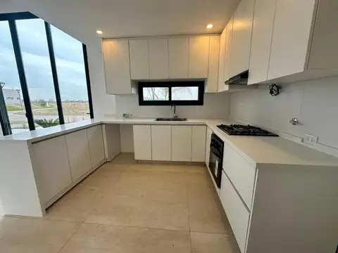 Casa en Venta en Santa Clara Al Sur, USD 280.000