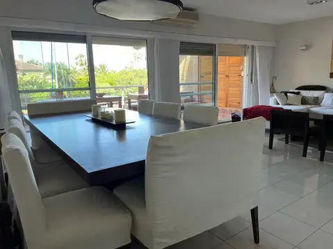 Departamento 6 ambientes con 3 baños