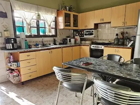 Depto Tipo Casa en Venta en Ituzaingó Norte, USD 110.000