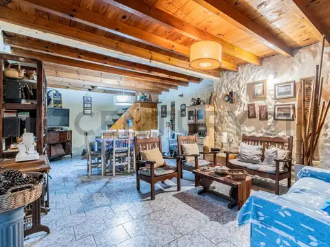 Depto Tipo Casa 4 ambientes con 2 baños