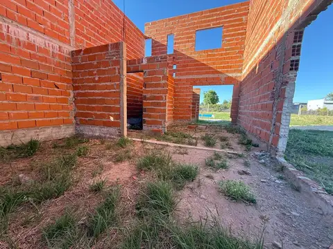 JARDINES DE LA COSTA TERRENO CON CONSTRUC. Y PILE