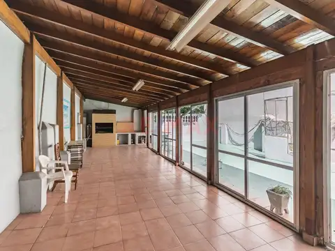 Depto Tipo Casa en Venta de 5 ambientes