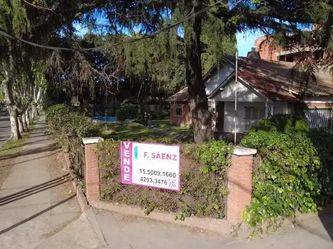 Casa en Venta con 4 cocheras