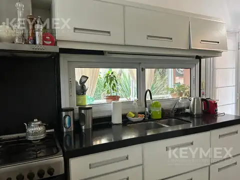 Casa en Venta con 5 cocheras