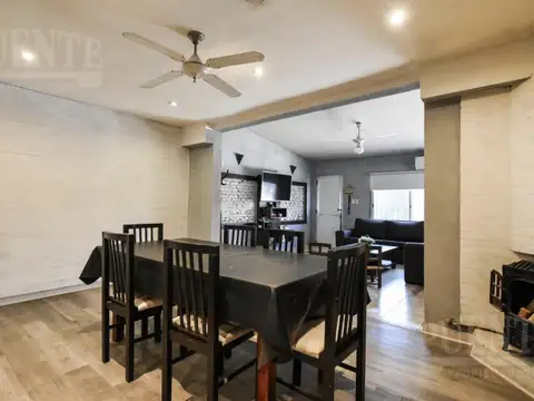 Casa en Venta con 1 cochera