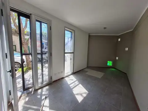 Local en Alquiler en Arroyito, $ 250.000