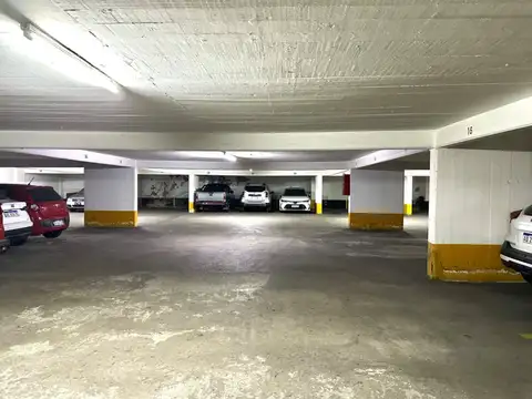 venta cochera cubierta centro con seguridad 24 hs