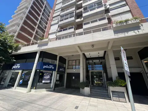 Martínez: Excelente propiedad en Primer Piso ubicada en la Avenida Santa Fe N° 1435. APTO CREDITO!