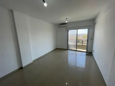 H.yrigoyen 700, Piso 8