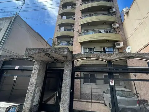 Departamento de 2 ambientes con cochera en Quilmes centro