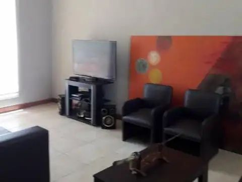 Casa 6 ambientes con 3 baños