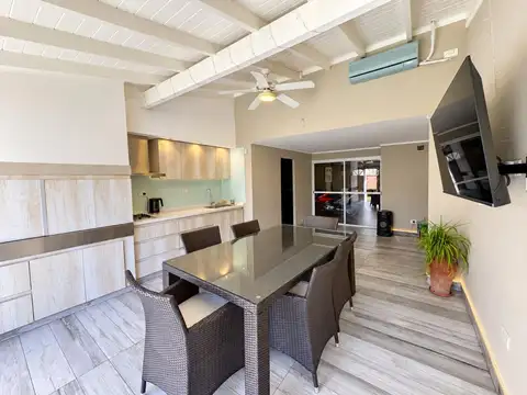 Casa 5 ambientes con 3 baños