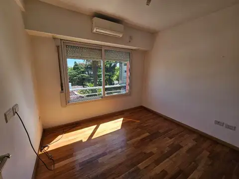 Departamento 3 ambientes c/cochera - Bernal, Av. San Martín al 200