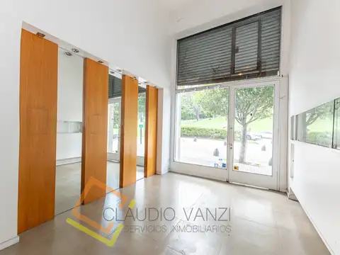 Local en Venta Via Púb.