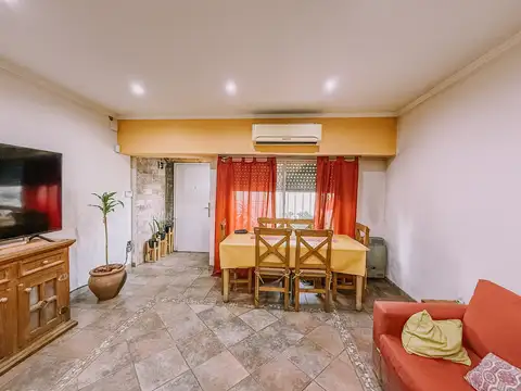 Depto Tipo Casa 5 ambientes con 2 baños