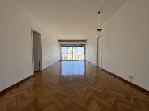ALQUILER 4 ambientes con dependencia piso alto · Super luminoso! Vista panoramica · Cochera