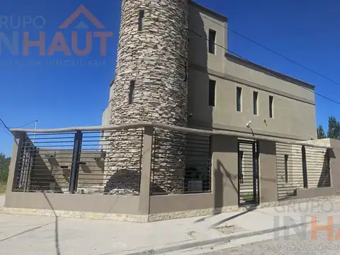 Casa 7 ambientes con 2 baños