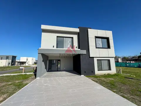 Casa 6 ambientes con 3 baños