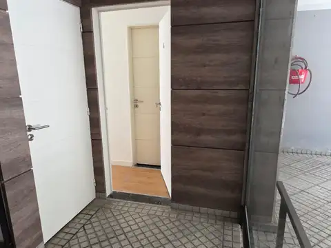 Monoambiente. Semi Estrenar. Patio. Terraza. Excelente.