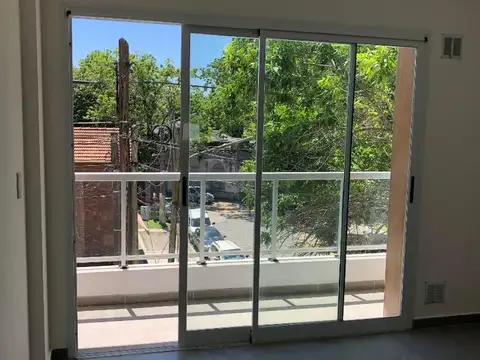 ADROGUE EXCELENTE UBICACIÓN DEPTO 3 AMB C/COCHERA EN VENTA