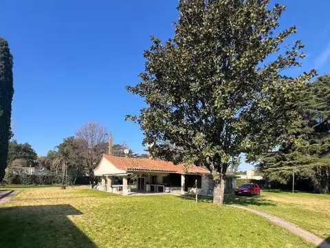 Casa Quinta barrio Malvinas, Gral Rodriguez 12 ambientes