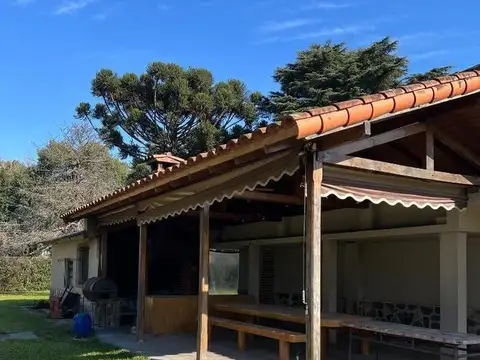 Casa Quinta barrio Malvinas, Gral Rodriguez 12 ambientes