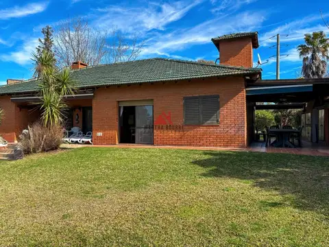 Casa  en Venta en Larena Country Club, Pilar, G.B.A. Zona Norte