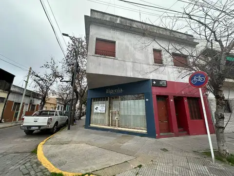 Local + 3 PH venta en bloque en Paternal