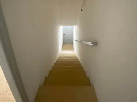 Local y Departamento en Planta Alta en pleno centro de la ciudad