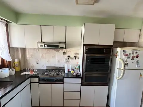 Casa 5 ambientes con 4 baños