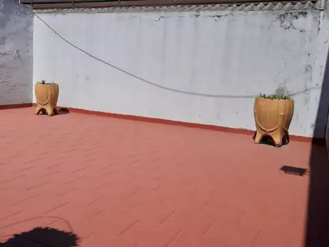 8.66 x 19.86 - Sup. Edificable 344m - Casa + Galpon