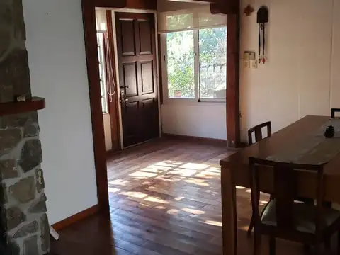 Casa 5 ambientes con 2 baños
