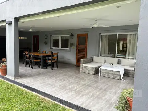 Casa 5 ambientes con 3 baños