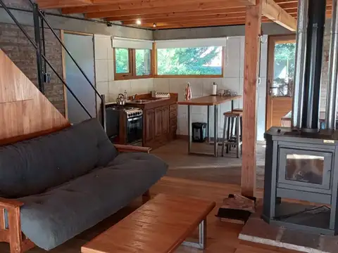 casa 3 ambientes en venta en Meliquina con parque