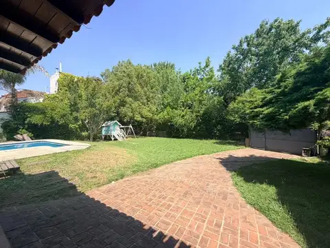 Terreno de 315 metros con pileta.