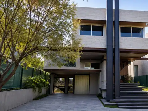 Exclusiva Casa de Categoría en Palmares Valley – Mendoza