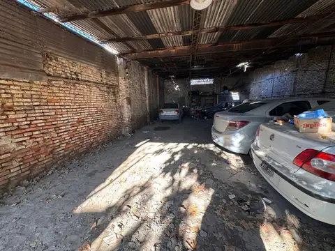 Avenida Hipólito Yrigoyen 200