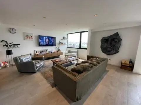 Excelente Triplex en zona Guemes