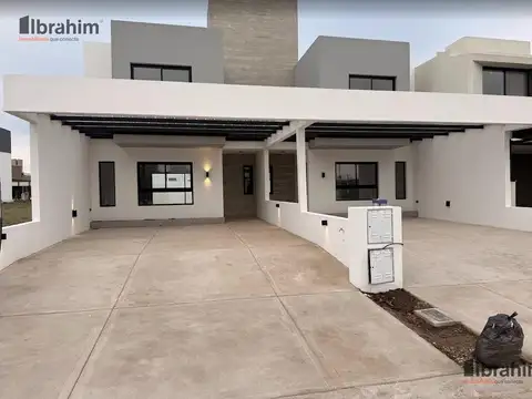 Casa en Docta Avenida